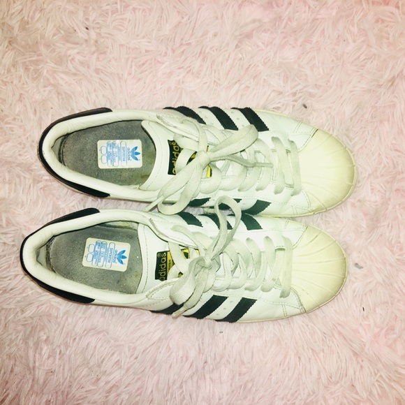 adidas Shoes - Classic Adidas Superstar